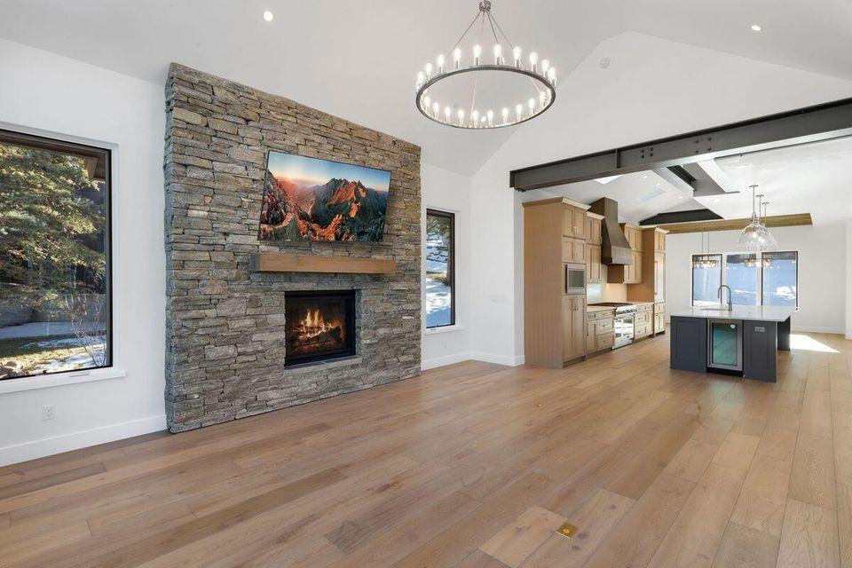 Great room at 121 Adams Way, built by UltraBuilders in Telluride, Colorado