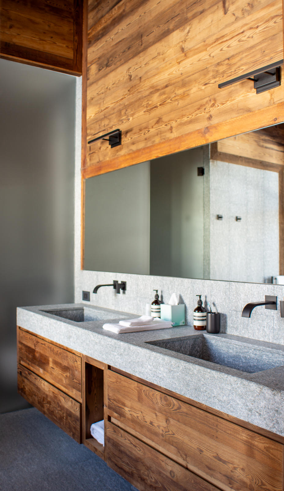 Bathroom at 125 Russell Drive, built by UltraBuilders in Mountain Village, Colorado